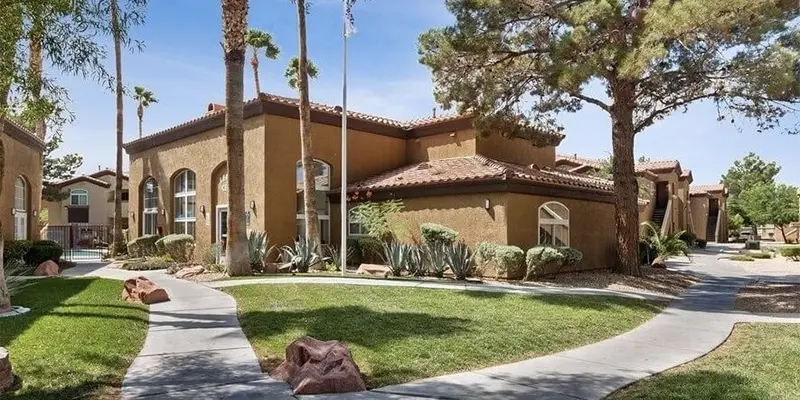 TOPAZ SPRING APARTMENTS